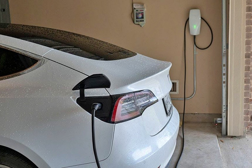 tesla-car-charging-station